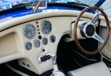 Kto może jeździć czterokołowcem lekkim?